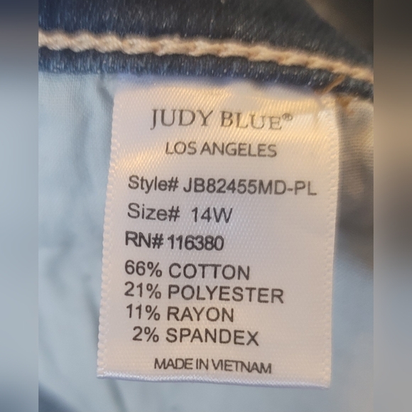 LIKE NEW medium blue dad jeans feature a high-rise cross-over waistband - Picture 8 of 8